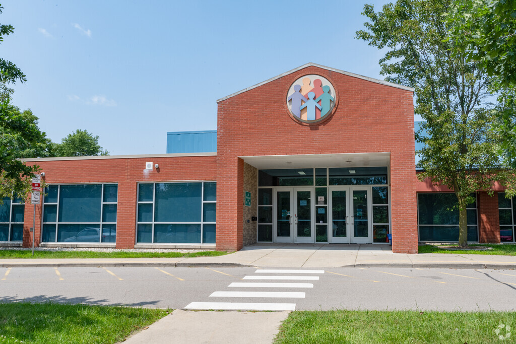 Mcgregor Elementary School is a public institution.