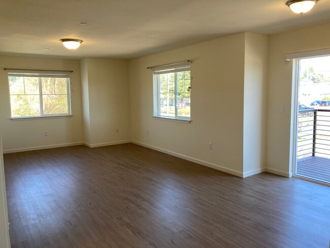 2052 Smith Ln unit C, Fortuna, CA 95540 - photo 6