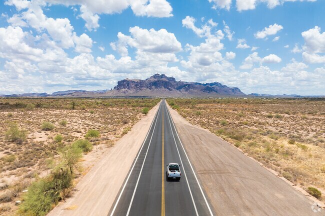 Desert Uplands is situated in a scenic part of the valley with its proximity to Superstition Mountains and other mountain ranges.