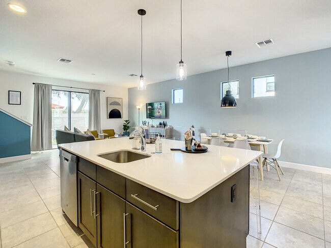 181 Villa Domani Cir, Davenport, FL 33896 - photo 6