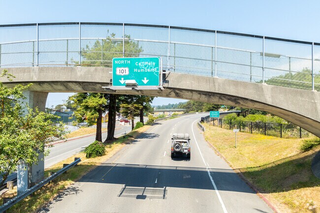 Arcata Heights-Northtown connects to it's surroundings and the state via Hwy 101.