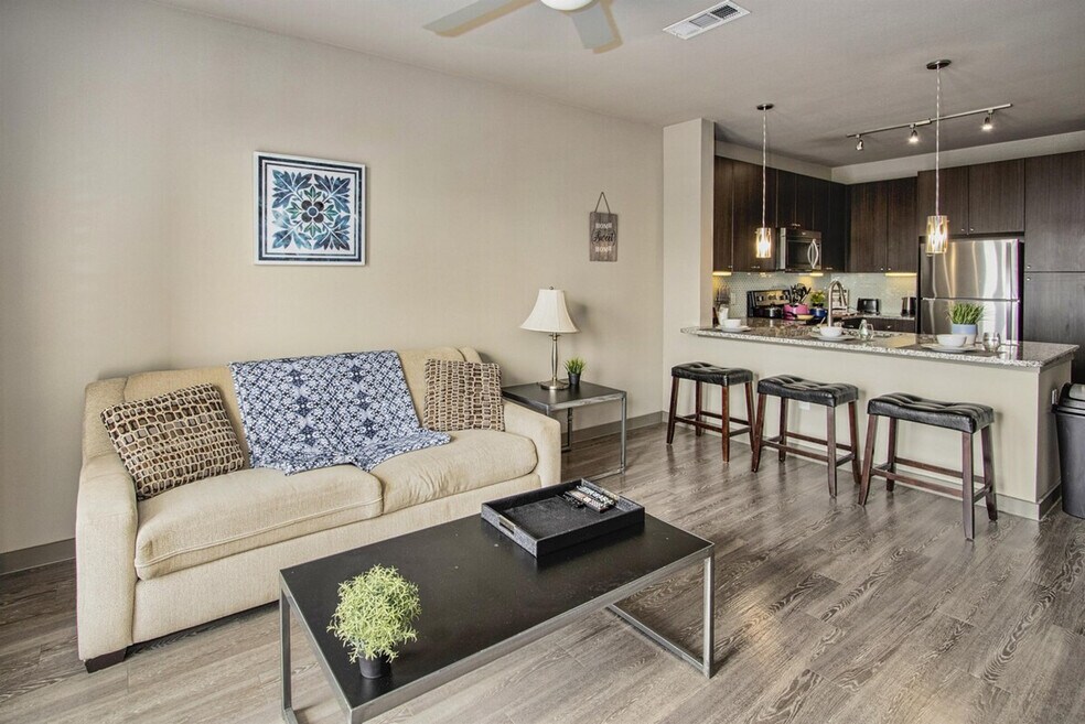7216 Staffordshire Blvd unit ID1363982P, Houston, TX 77030 - photo 1