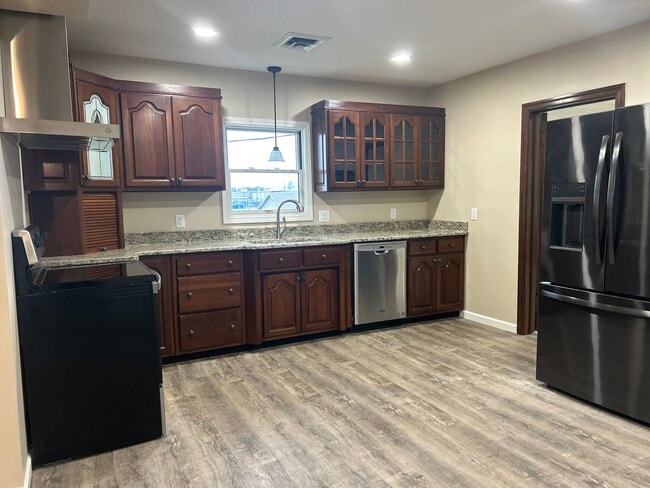 547 N Broadway St unit Suite B     Upper Ap, Spencerville, OH 45887 - photo 5