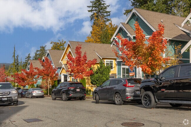 Homes in the Issaquah Highlands neighborhood enjoy wide streets and ample foliage.