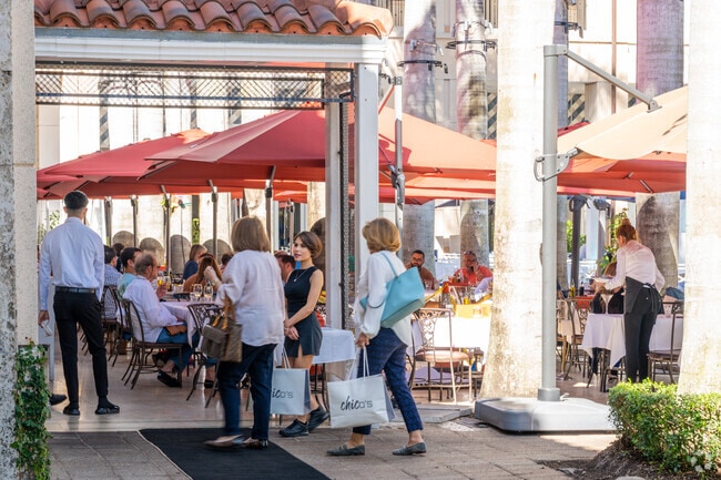 Many fine dining options can be found at the Shop of Merrick Park near the Country Club Section neighborhood.