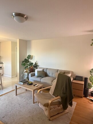 3005 Newtown Ave Unit 3, Astoria, NY 11102