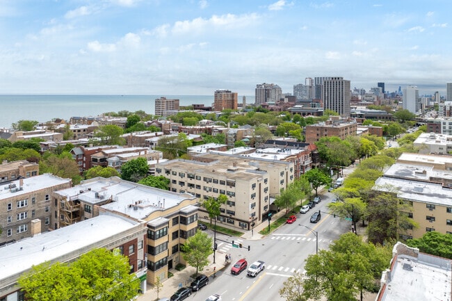 Sheridan Terrace - 6725 N Sheridan Rd, Chicago, IL 60626 - photo 2