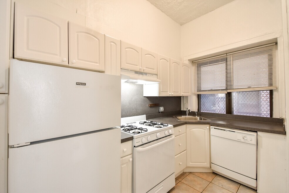 73 Westland Ave unit 820, Boston, MA 02115 - photo 1