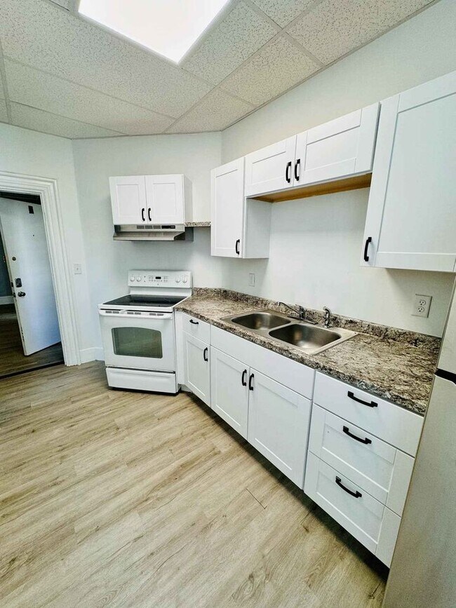 14 Willow St Unit 1, Old Town, ME 04468