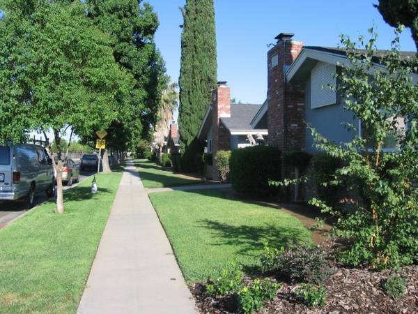 3357 E Fairmont Ave unit C, Fresno, CA 93726 - photo 6