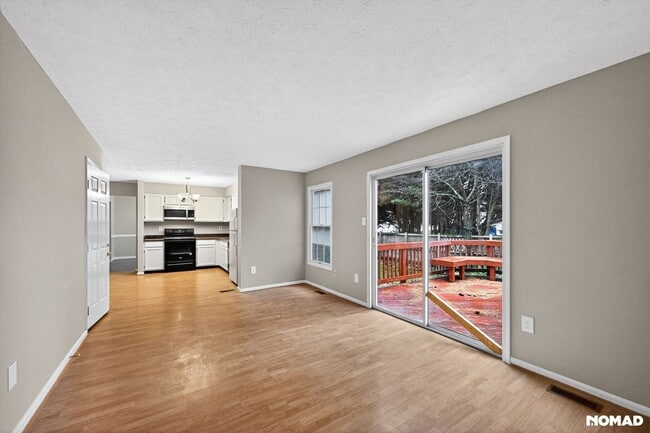 8204 Coneflower Way, Gaithersburg, MD 20877 - photo 5