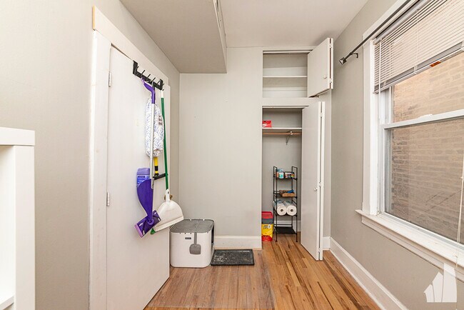 2117 N Winchester Ave unit 2F, Chicago, IL 60614 - photo 4