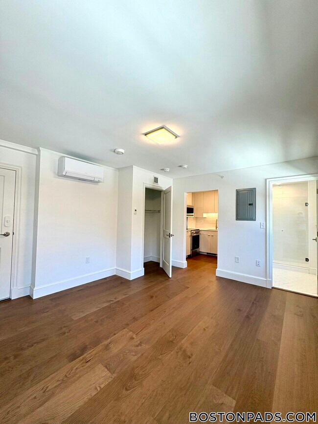 1200 Massachusetts Ave unit 216, Cambridge, MA 02138 - photo 4