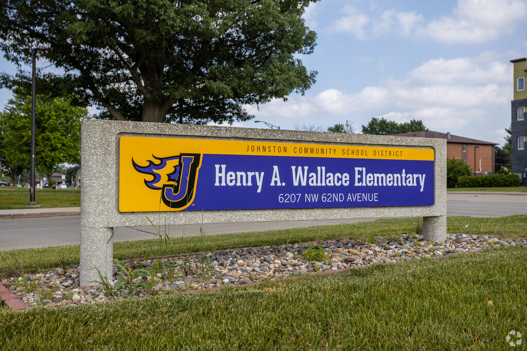 Henry A Wallace Elementary School is located in Central Johnston, Iowa.