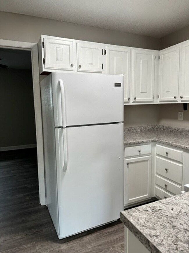 216 Colonial Heights Rd unit 9, Kingsport, TN 37663 - photo 6