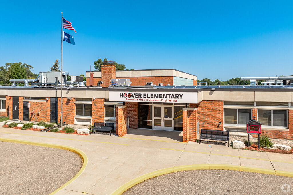 Hoover Elementary focuses on Biomedical, Health Sciences and Engineering.