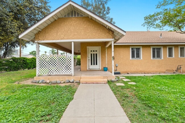 4212 Locust St, Riverside, CA 92501 - photo 3