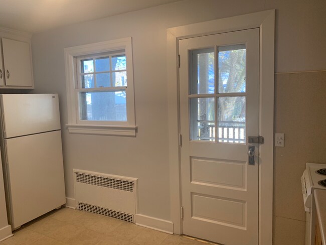 1902 7th St unit 4, Rensselaer, NY 12144 - photo 3