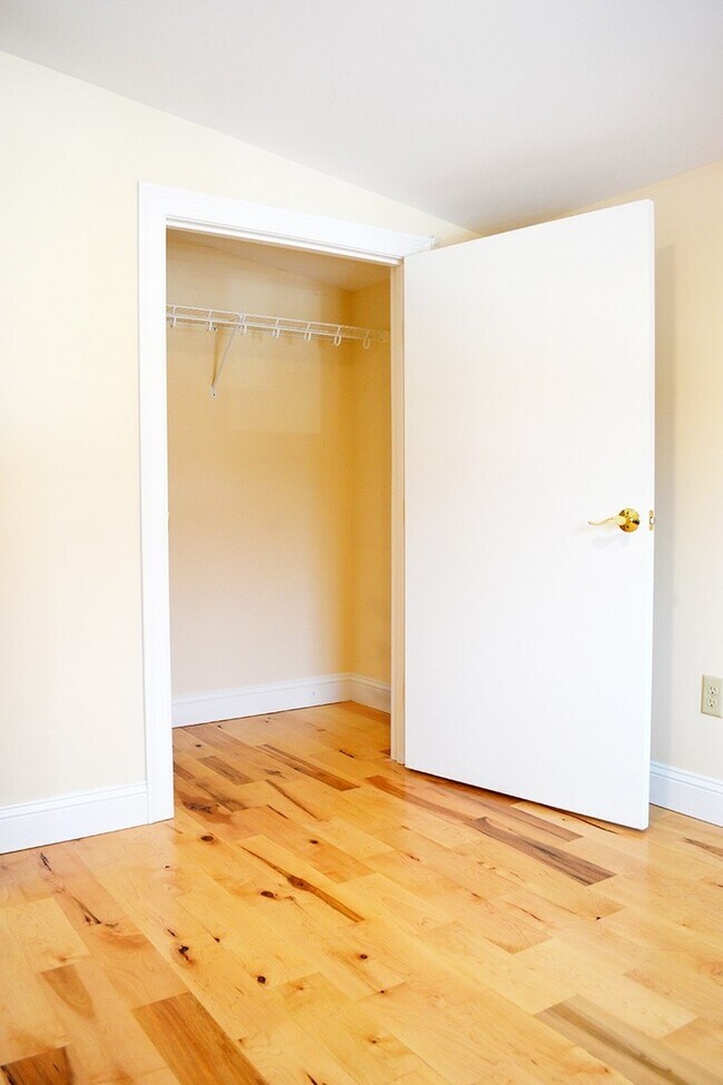 152 North St unit F, Burlington, VT 05401 - photo 2