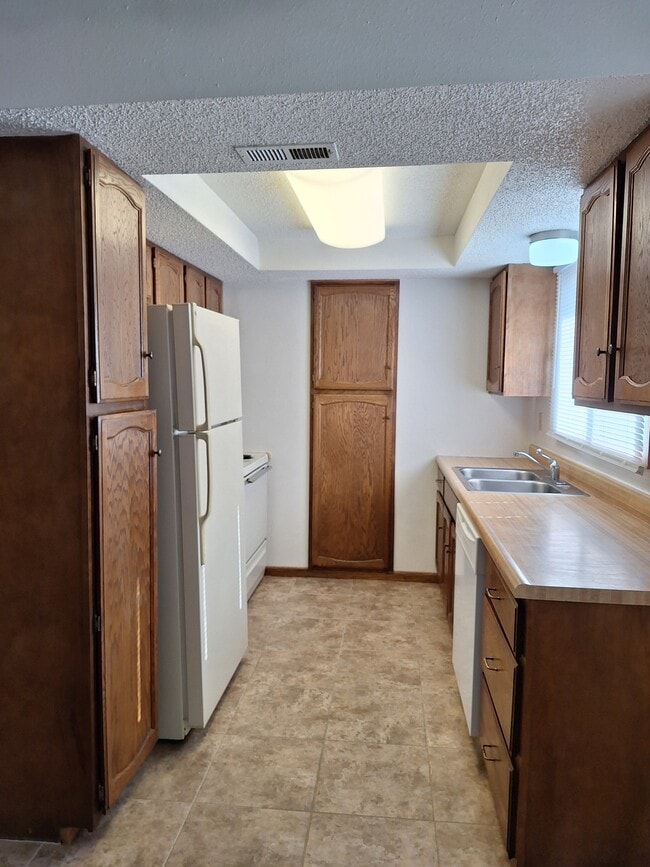 1305 Galeta Ave unit C, Norfolk, NE 68701 - photo 2