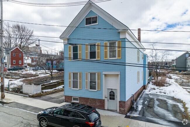 Brightly colored homes in West Bayside reflect the unique character of the neighborhood.