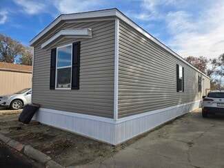 3510 N 9th St, Carter Lake, IA 51510