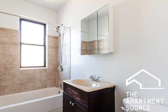1450 W Byron St unit 1, Chicago, IL 60613 - photo 6