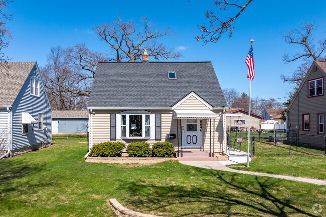 Smaller well kept homes are plentiful thoughout Brosen Manor.