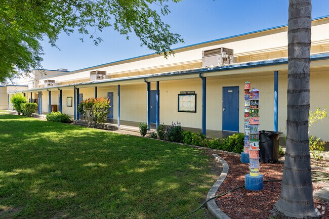 Sunnyside Elementary School offers areas on campus to encourage student participation.