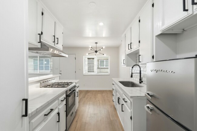 5549 Fulcher Ave unit 4, North Hollywood, CA 91601 - photo 6