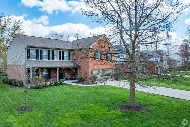 Mount Repose homes are intimately spaced out giving a suburban community vibe.