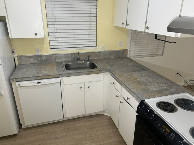 6470 SW 192nd Ave, Beaverton, OR 97007 - photo 4