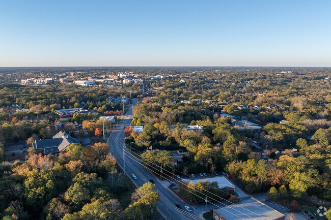 North Avenue is located just to the north of downtoan Athens.