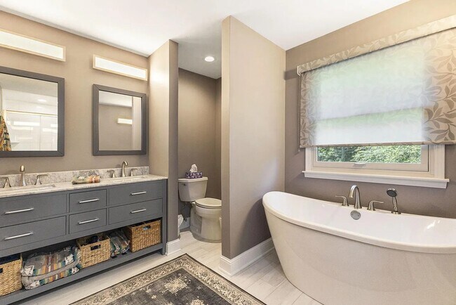 Main Bath/with Shower