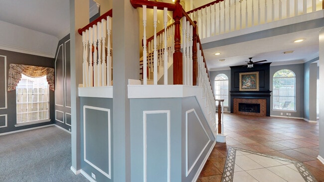 11715 Orchard Mountain Dr, Houston, TX 77059 - photo 2