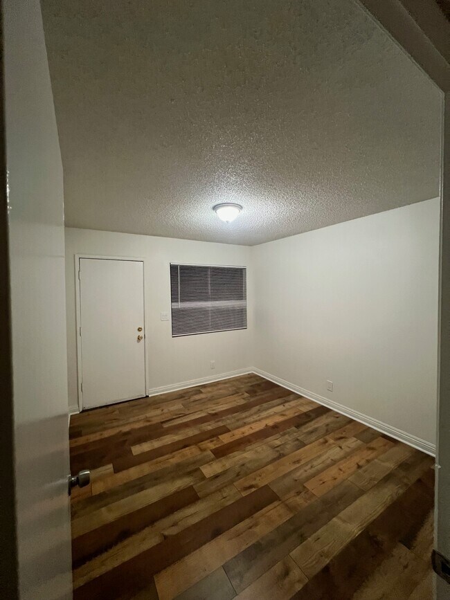 1447 E Windsor Rd, Glendale, CA 91205 - photo 7