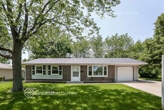 800 S Cedarcrest Dr, Schaumburg, IL 60193