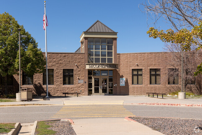Second Creek Elementary School serves students in grades K-5.