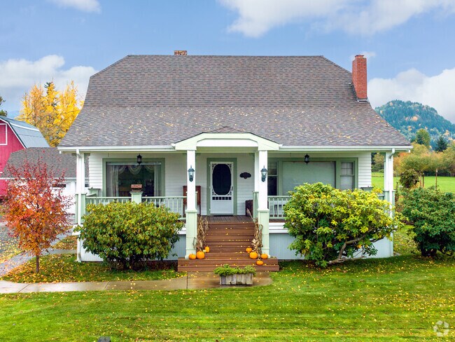 A charming cottage style home in Enumclaw.