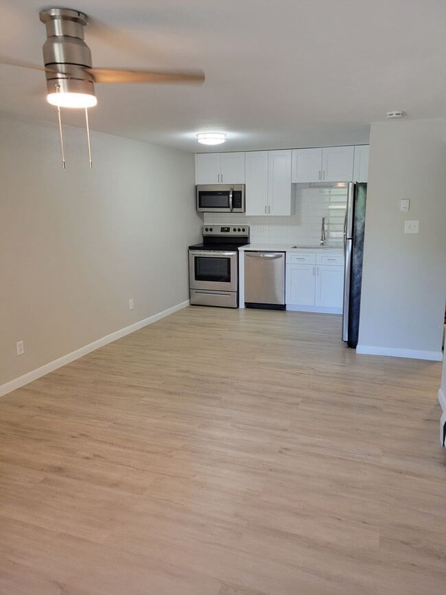 1302 S Parker Rd, Denver, CO 80231 - photo 5