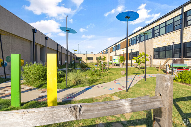 Edna Rowe Elementary School, Dallas TX Rankings & Reviews - Homes.com