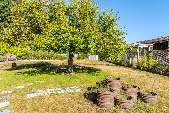 Freshwater Elementary School is a lush and green campus.