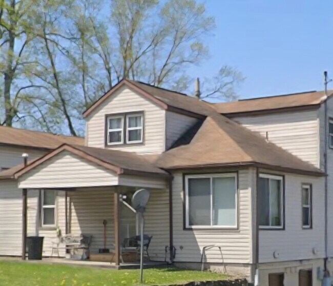 1531 Fairmont Ave unit A, Fairmont, WV 26554 - photo 2