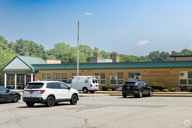 Brookhaven Elementary School in Brookhaven, NY also serves children from North Bellport, NY.