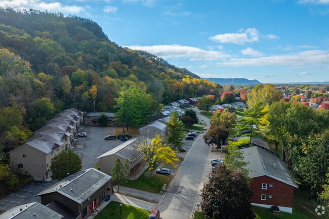 Springbrook-Clayton Johnson has a variety of home styles.
