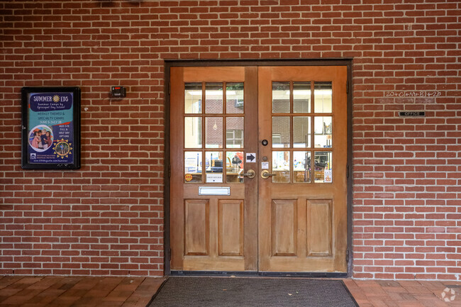 Episcapol school in the neighborhood of Summerville, Augusta, GA