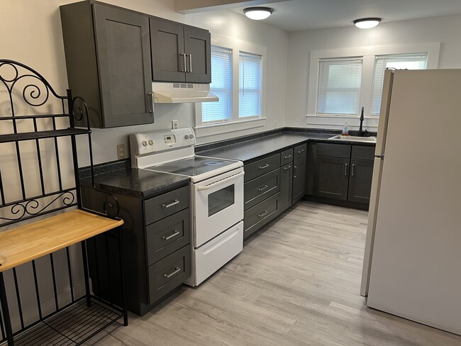 6 Winsor Ave, Concord, NH 03303 - photo 4