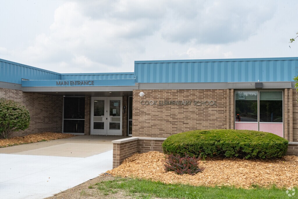 Cook Elementary School building in Grand Blanc.