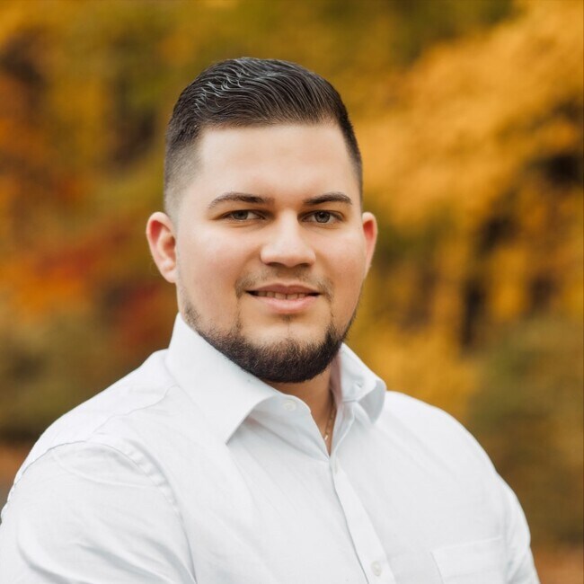 Agent Photo