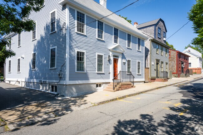 Historic colonial homes line the streets of Historic Hill, showcasing timeless architecture.